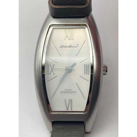 Eddie Bauer Curved Face Womens Watch 22mm New Battery - Adjustable Band WR 3ATM - Picture 3 of 13